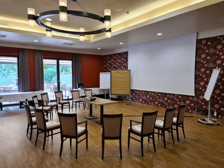 Schlosshotel Blankenburg - Tagungsraum mit Stuhlkreis