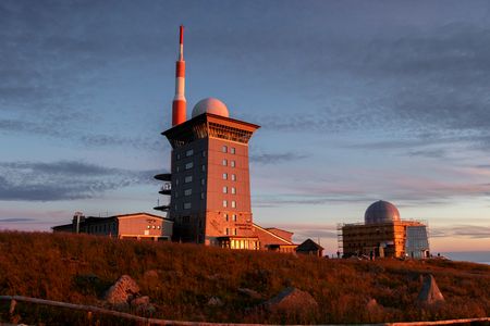 Der Brocken im Sonnenaufgang